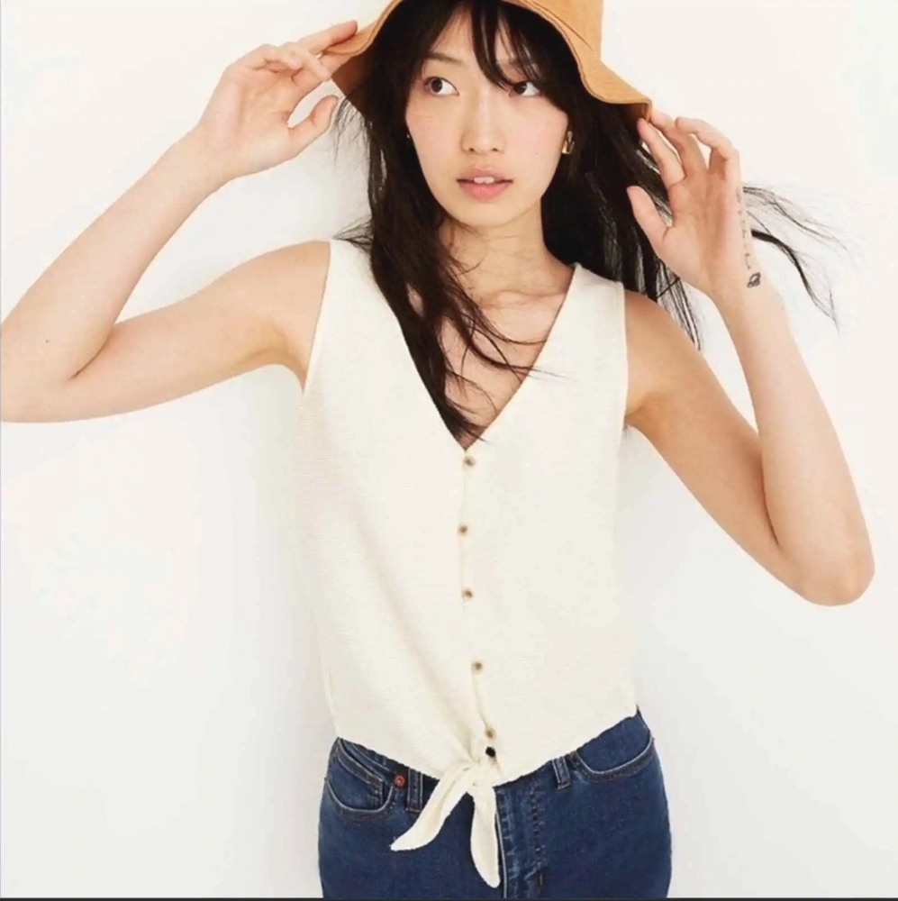 Made well Texture & Thread Button-Front Tie Tank Top
